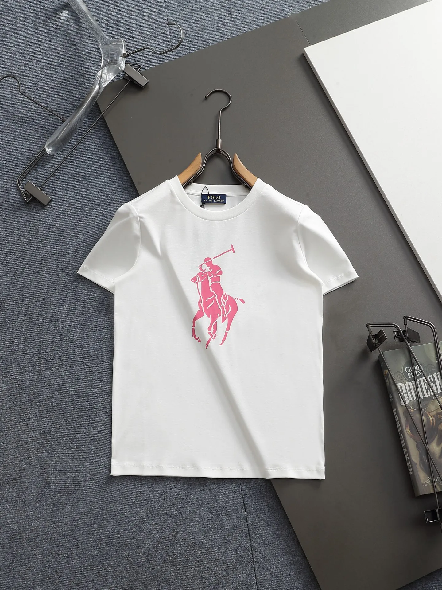 🅿️170 Classic women's short-sleeved T-shirt. Exclusive custom-woven and dyed pure cotton material. Soft and comfortable. The latest brick cabinet synchronization for spring and summer. Pure cotton liquid ammonia mercerized cotton fabric, printing technology. Color: black, white. Size: S M L